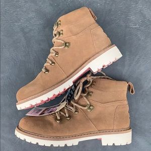 Toms Summit boot size 9.5 NWT